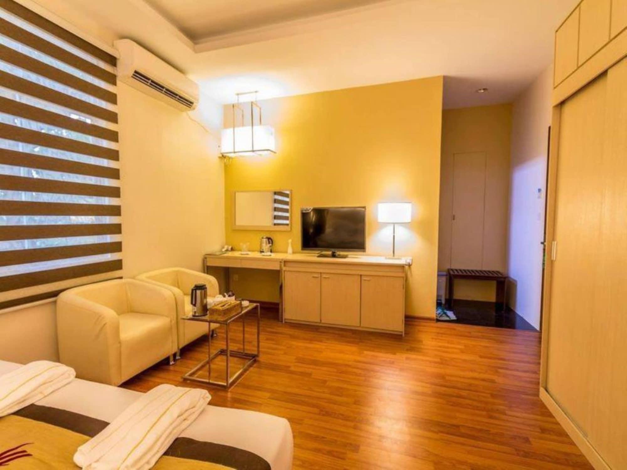 Hotel 7 Mile Rangun Kültér fotó
