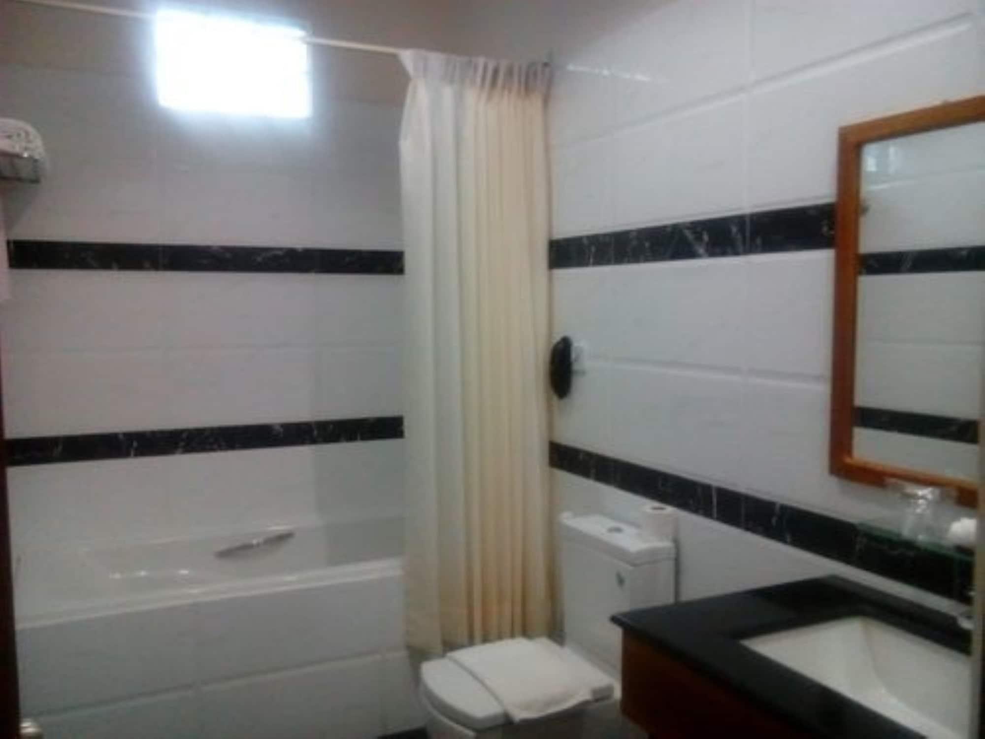 Hotel 7 Mile Rangun Kültér fotó