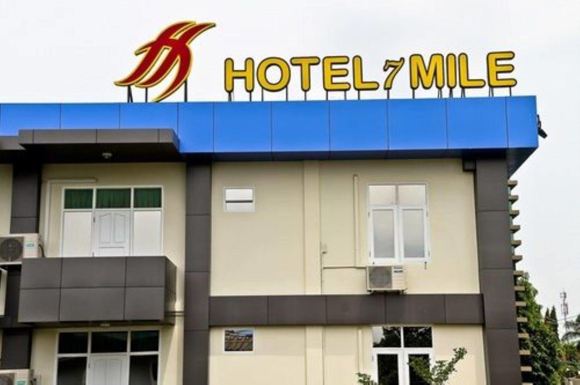 Hotel 7 Mile Rangun Kültér fotó