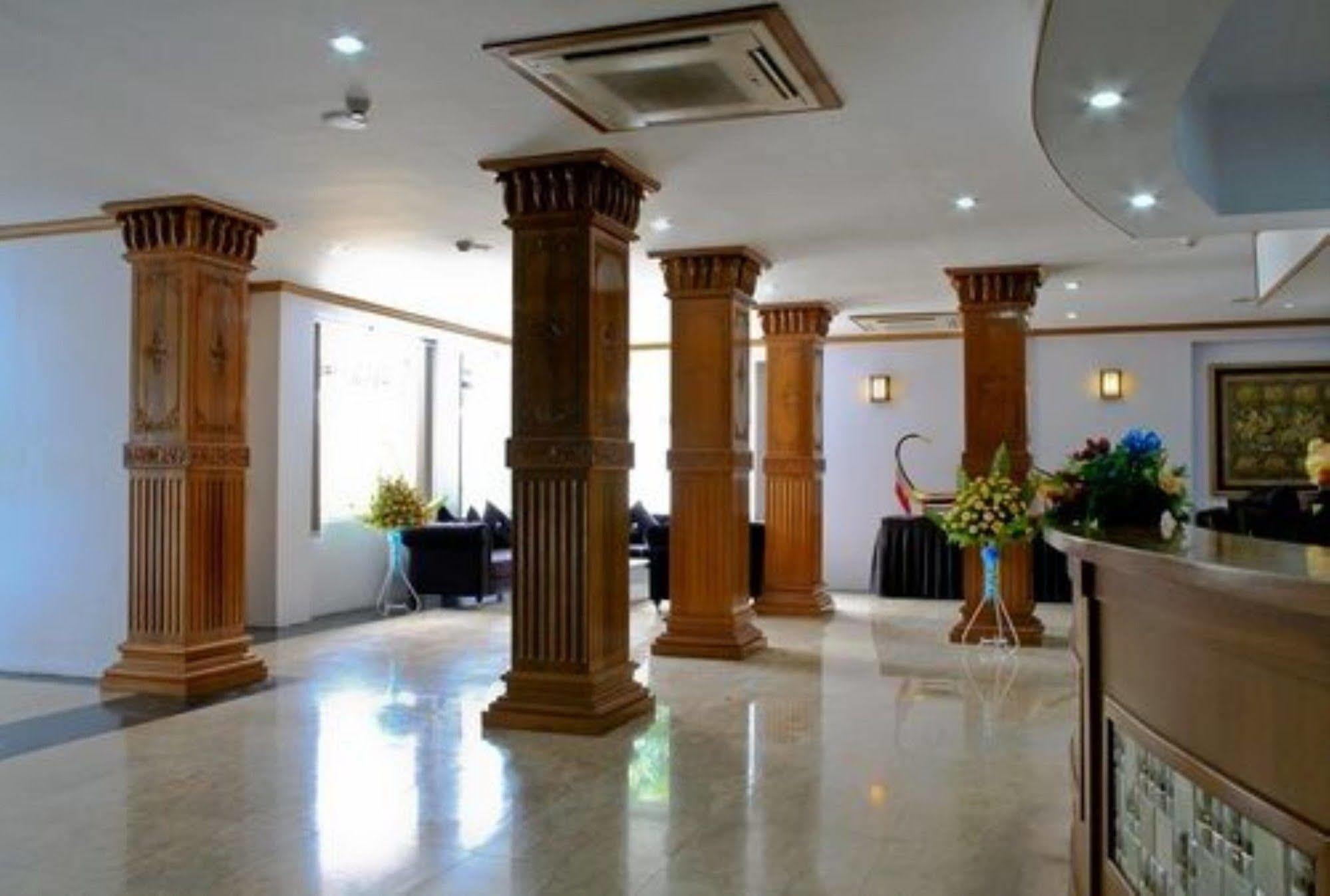 Hotel 7 Mile Rangun Kültér fotó